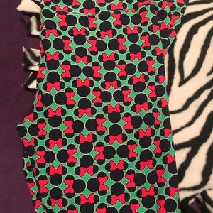 Disney LulaRoe Minnie leggings.